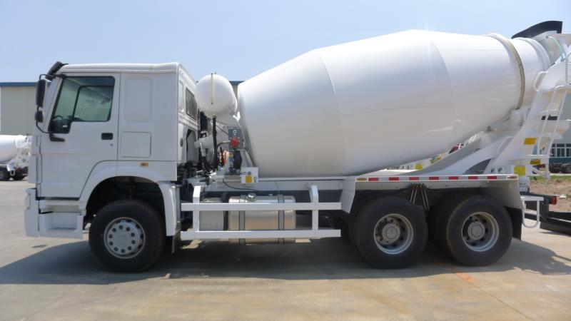 Sinotruk HOWO 6*4 Concrent Mixer Truck with 10 Cbm and 371HP