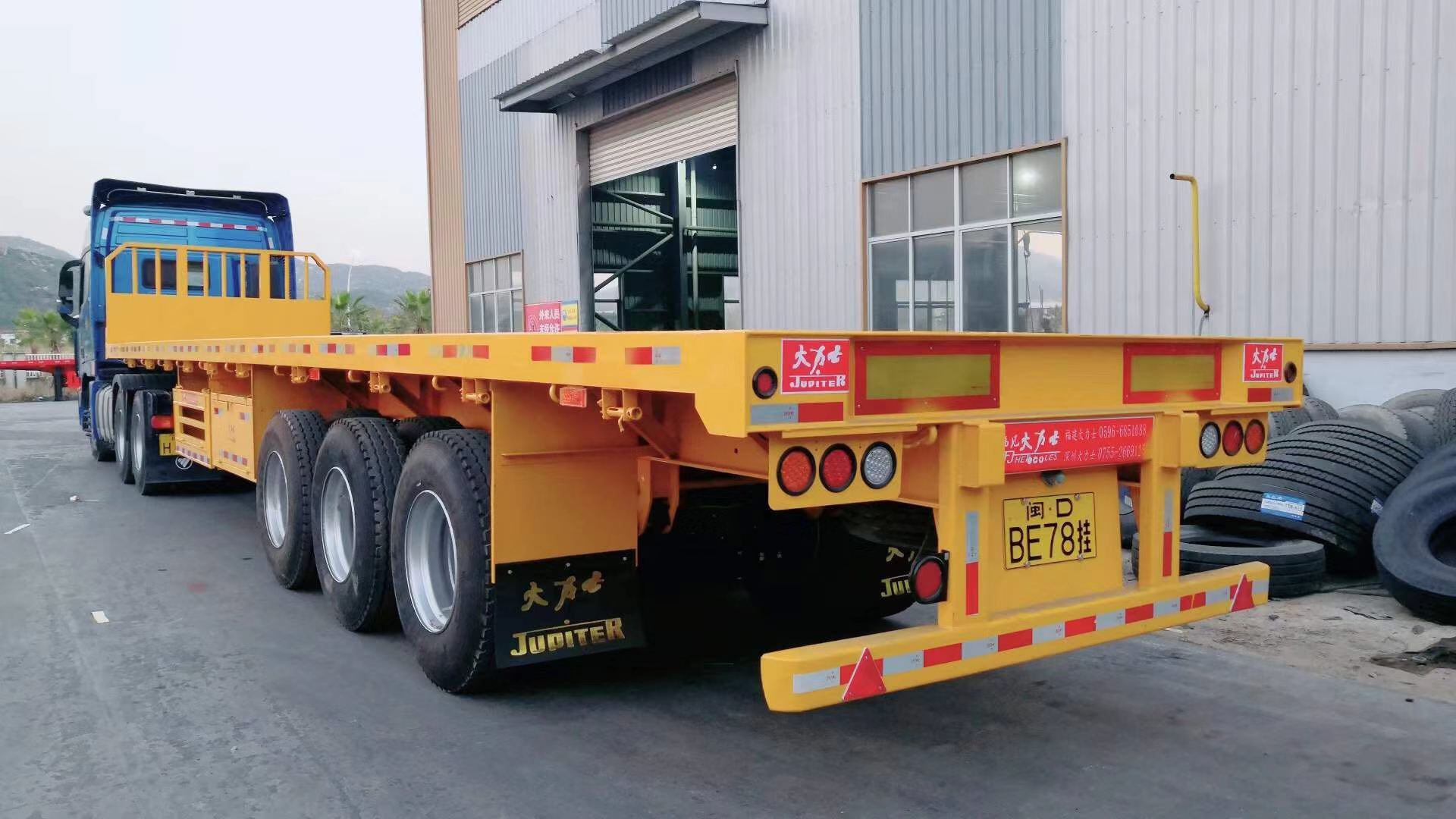 Manufacturer 3 Axles Container Flatbed Semi Trailer