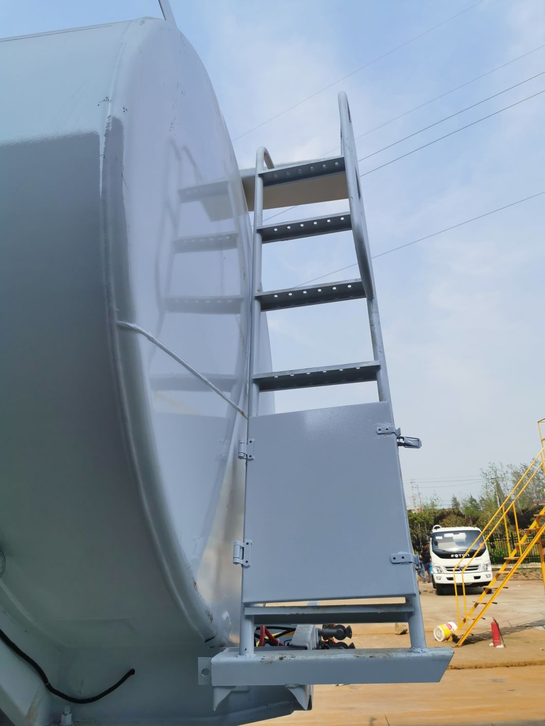 35cbm High Standard Aluminium Alloy Fuel/Diesel Tank Semi-Trailer